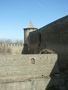 Стена - ширма, в течение многих веков ее надстраивали для того, чтобы из Нарвы не было видно, что происходит в крепости